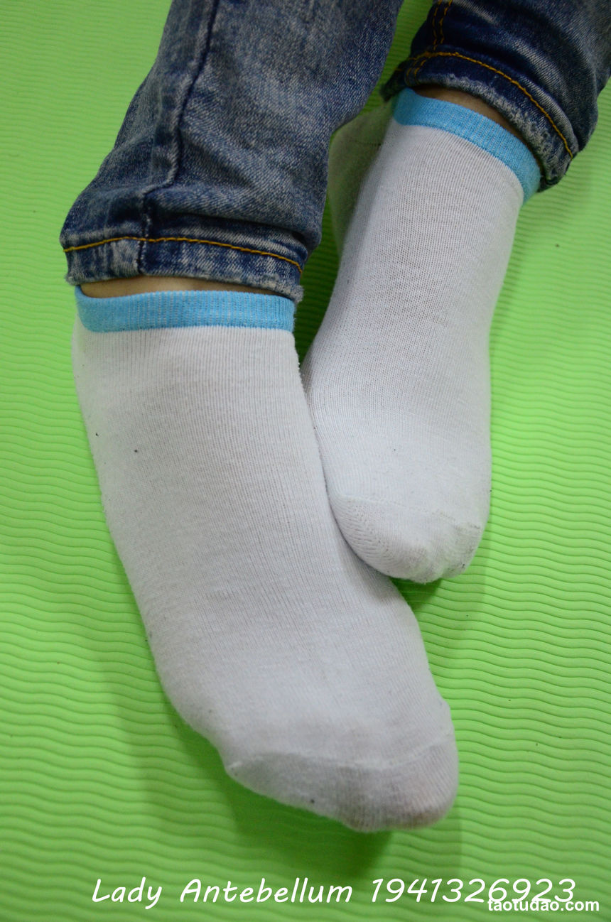 [战前女神] 恋足美腿棉袜女神级摄影套图 056 [75P-82MB]