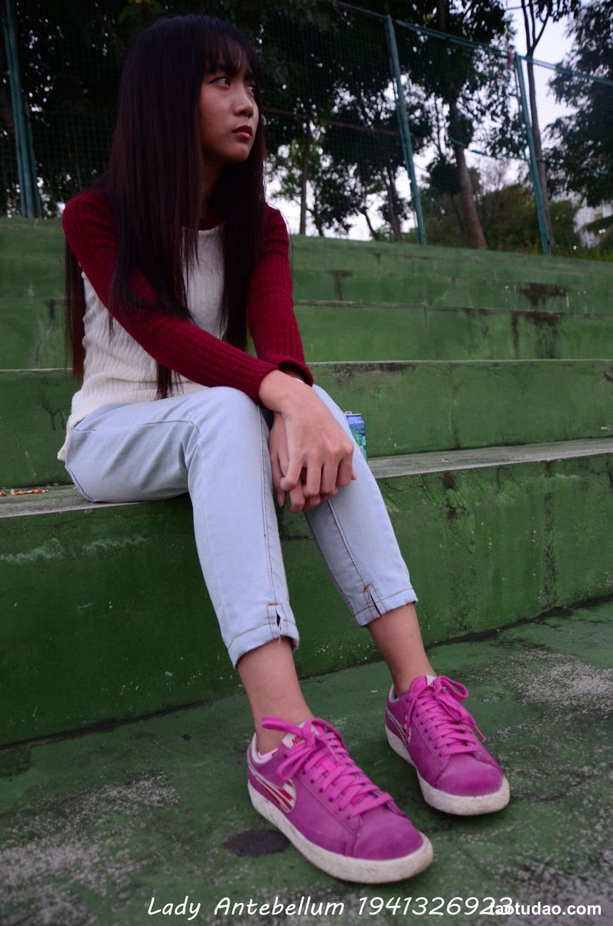 [战前女神] 恋足美腿棉袜女神级摄影套图 057 [55P-117MB]