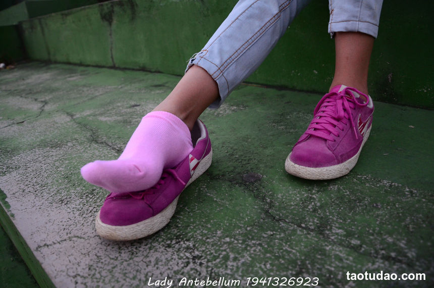 [战前女神] 恋足美腿棉袜女神级摄影套图 057 [55P-117MB]