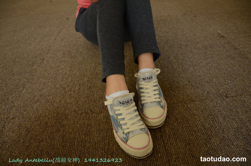 [战前女神] 恋足美腿棉袜女神级摄影套图 058 [101P-273MB]