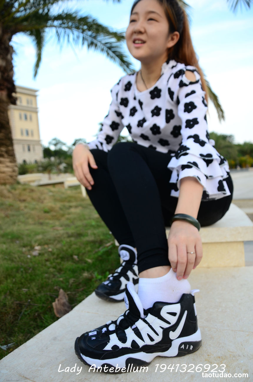 [战前女神] 恋足美腿棉袜女神级摄影套图 063 [89P-124MB]