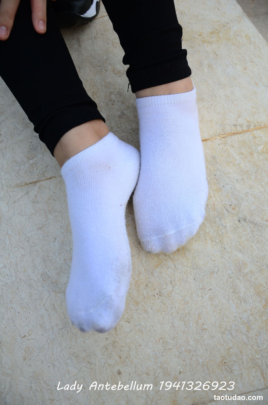 [战前女神] 恋足美腿棉袜女神级摄影套图 063 [89P-124MB]