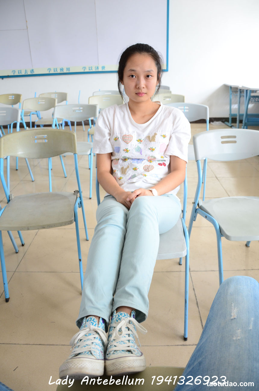 [战前女神] 恋足美腿棉袜女神级摄影套图 071 [92P-129MB]