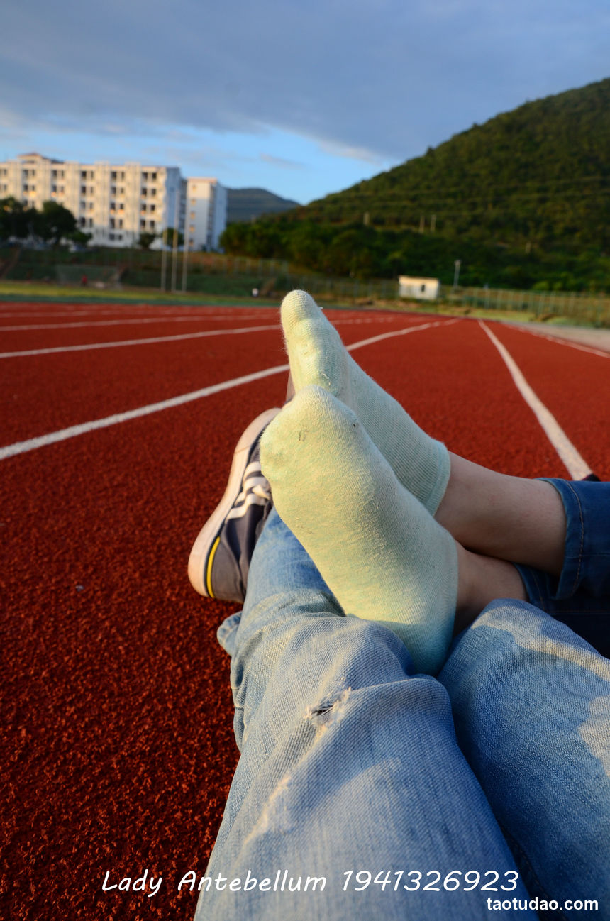 [战前女神] 恋足美腿棉袜女神级摄影套图 072 [72P-150MB]