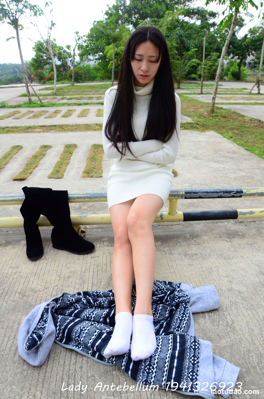 [战前女神] 恋足美腿棉袜女神级摄影套图 075 [109P-218MB]