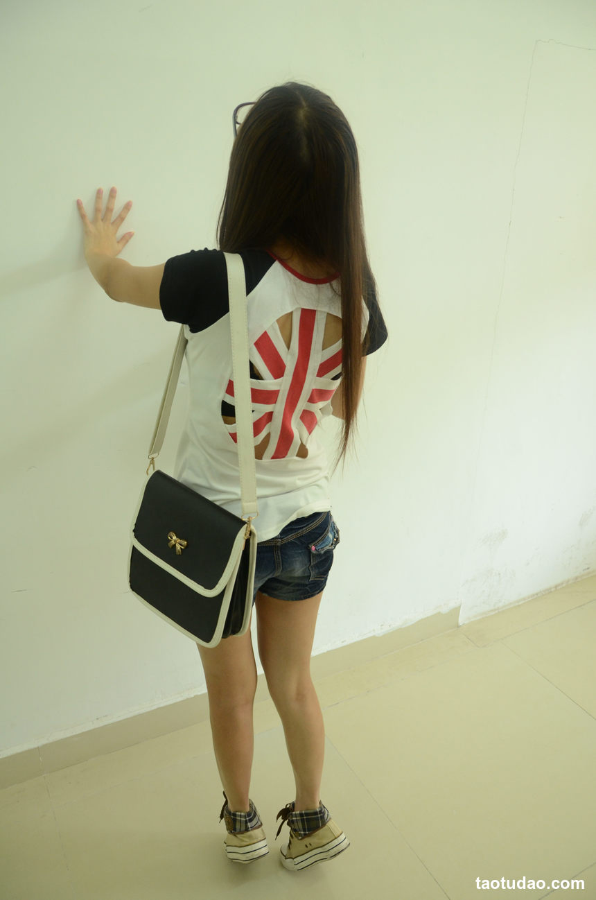 [战前女神] 恋足美腿棉袜女神级摄影套图 081 [104P-153MB]