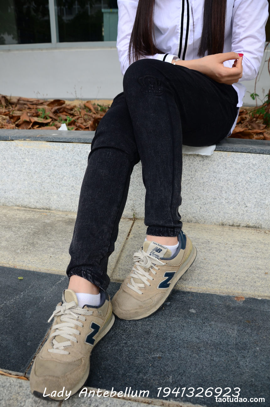 [战前女神] 恋足美腿棉袜女神级摄影套图 083 [72P-141MB]