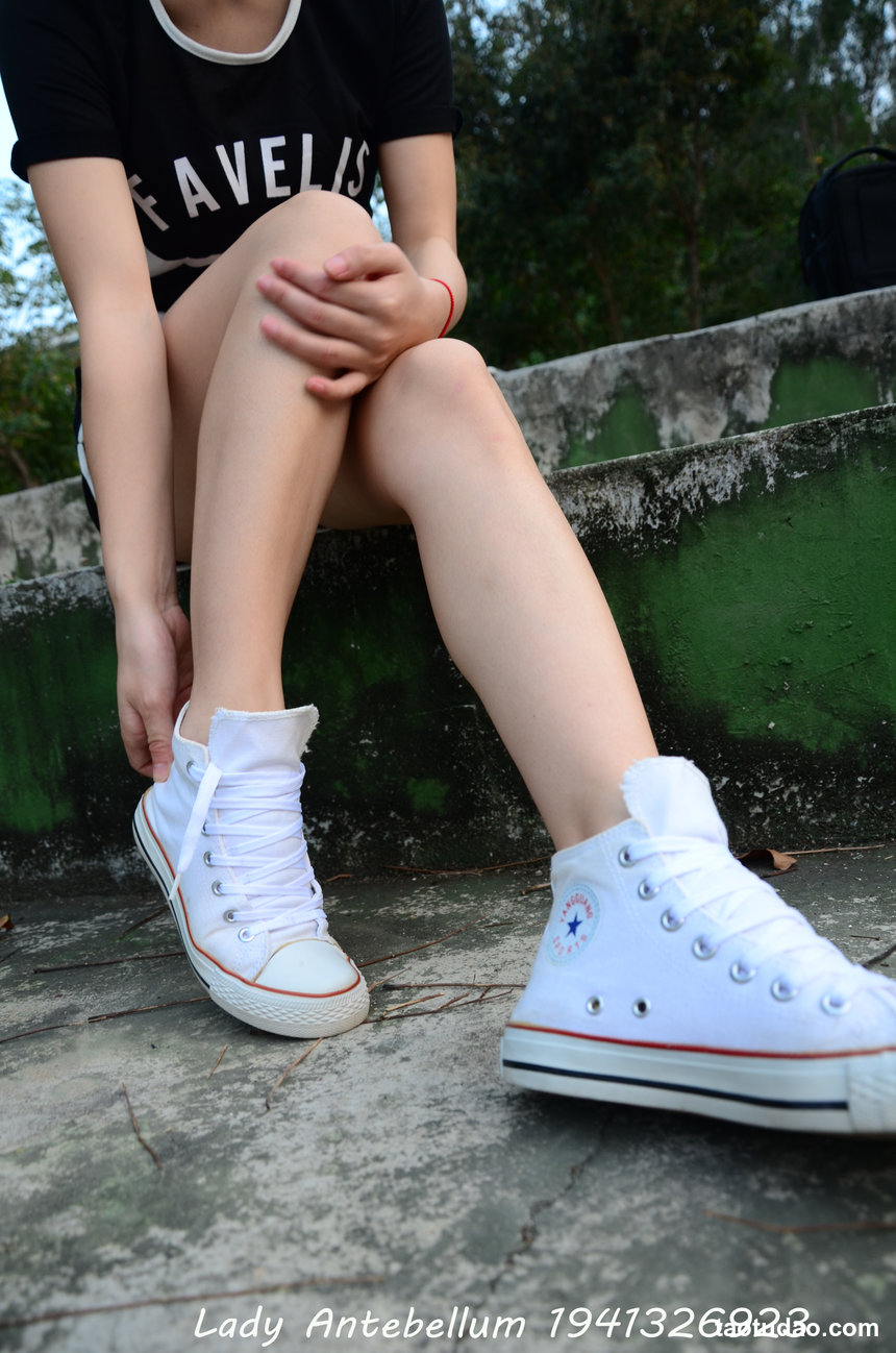 [战前女神] 恋足美腿棉袜女神级摄影套图 089 [88P-183MB]