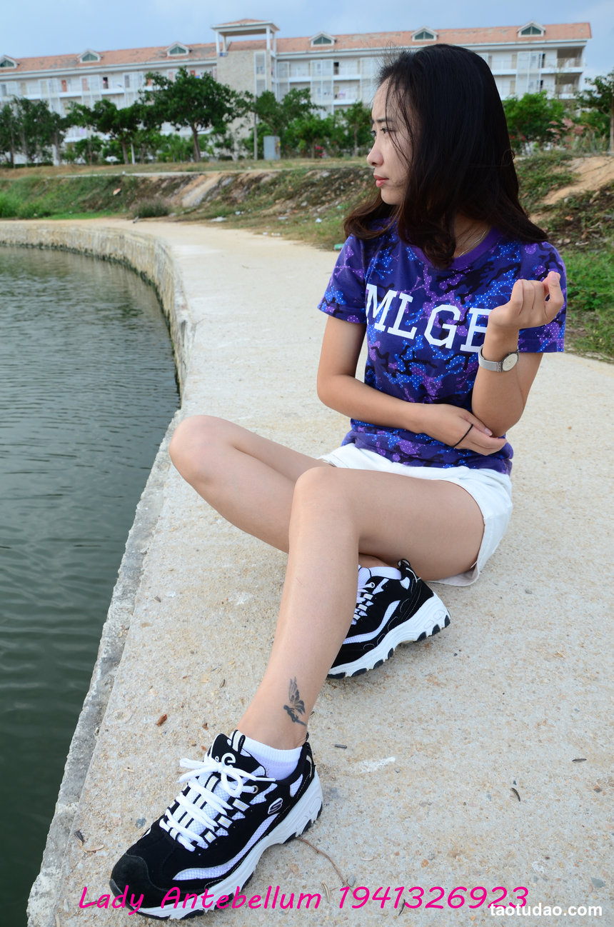 [战前女神] 恋足美腿棉袜女神级摄影套图 091 [79P-201MB]