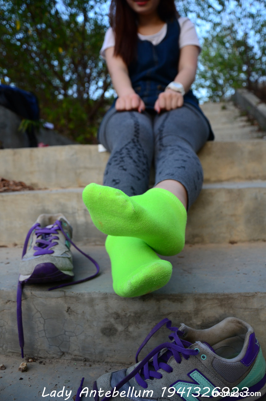 [战前女神] 恋足美腿棉袜女神级摄影套图 094 [104P-242MB]