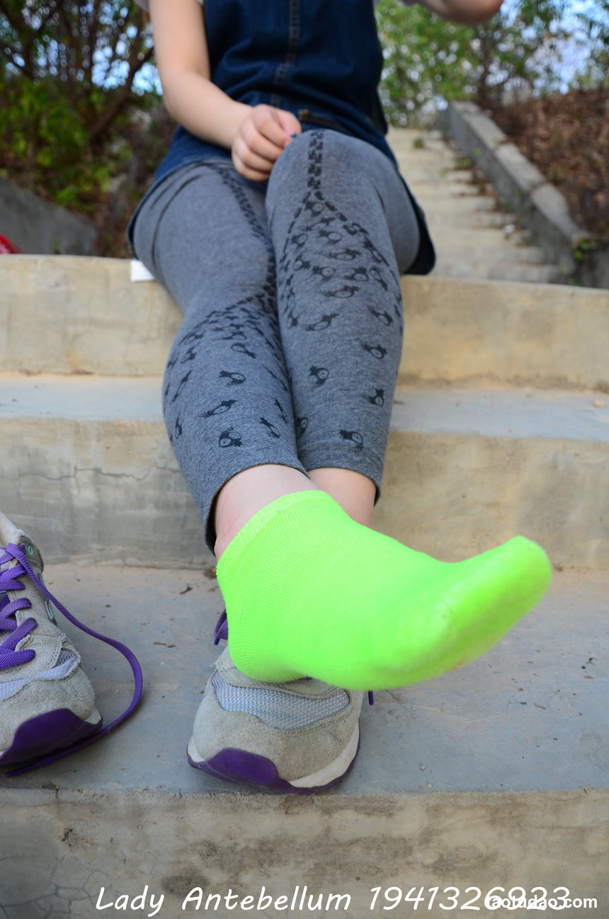 [战前女神] 恋足美腿棉袜女神级摄影套图 094 [104P-242MB]