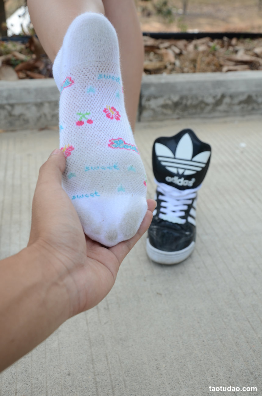 [战前女神] 恋足美腿棉袜女神级摄影套图 098 [140P-319MB]