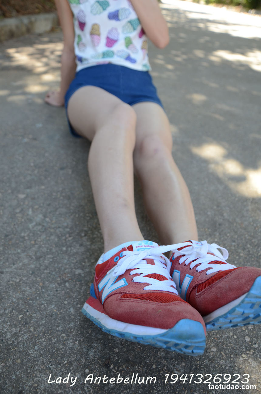 [战前女神] 恋足美腿棉袜女神级摄影套图 100 [60P-95MB]