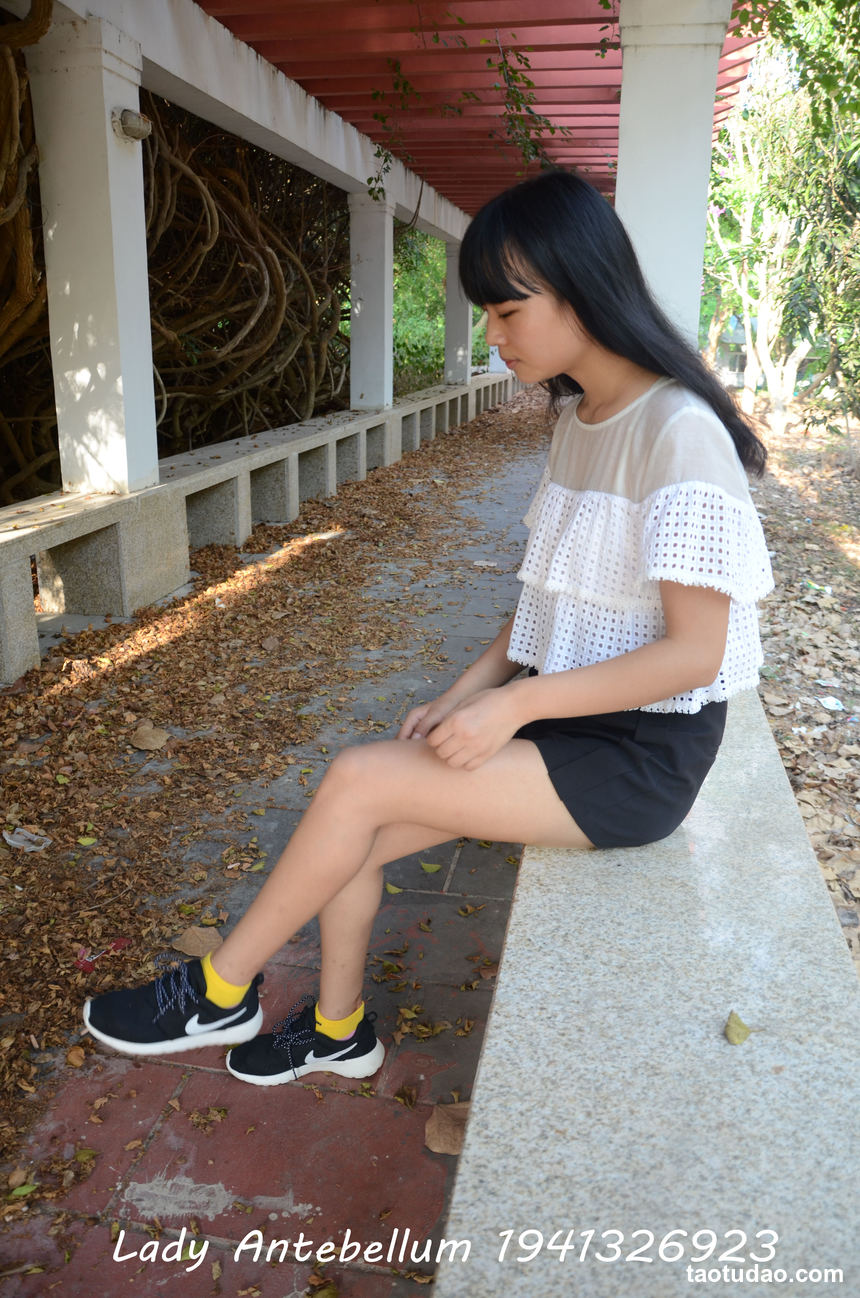 [战前女神] 恋足美腿棉袜女神级摄影套图 102 [90P-133MB]