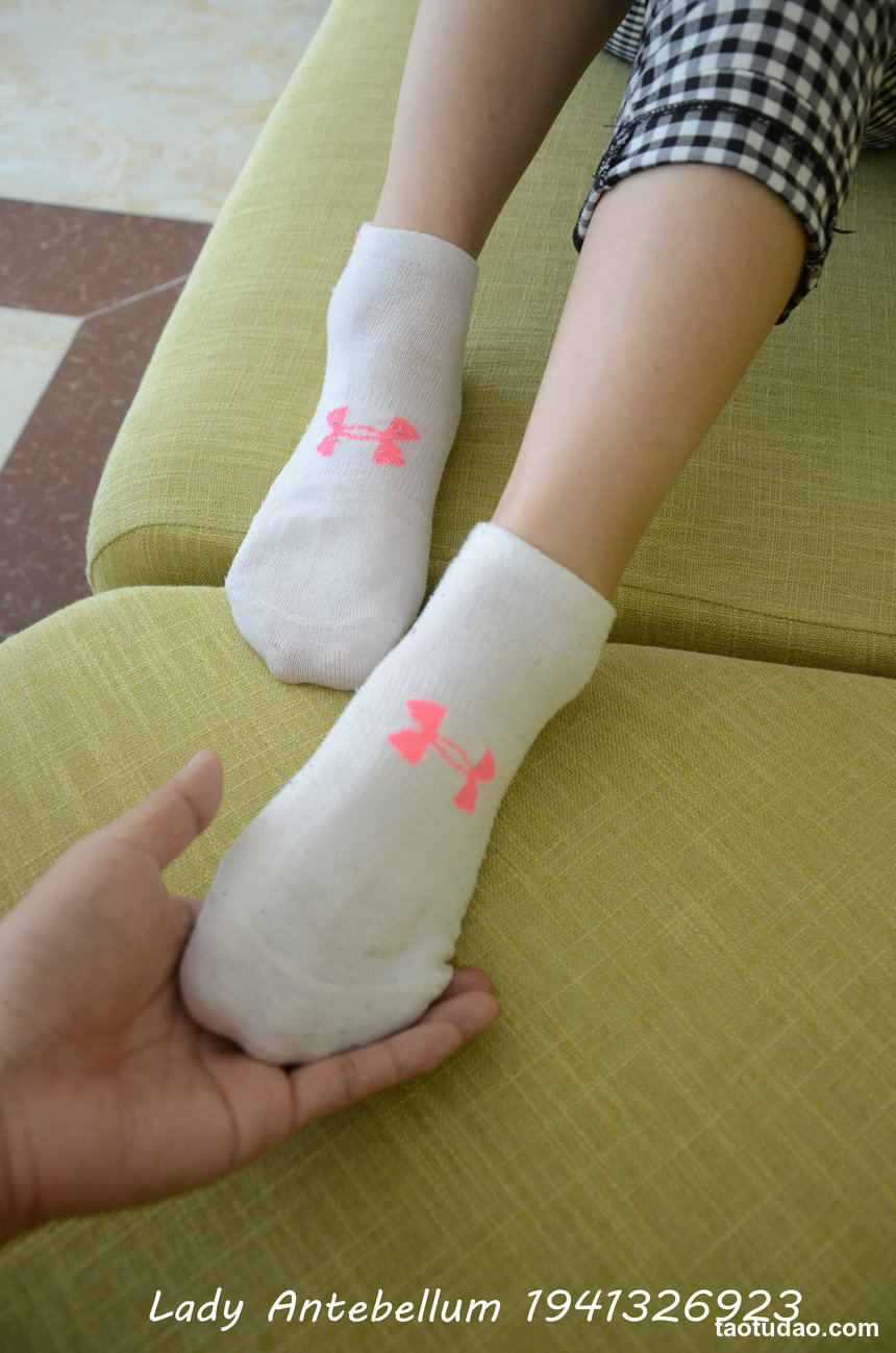 [战前女神] 恋足美腿棉袜女神级摄影套图 103 [105P+290M]