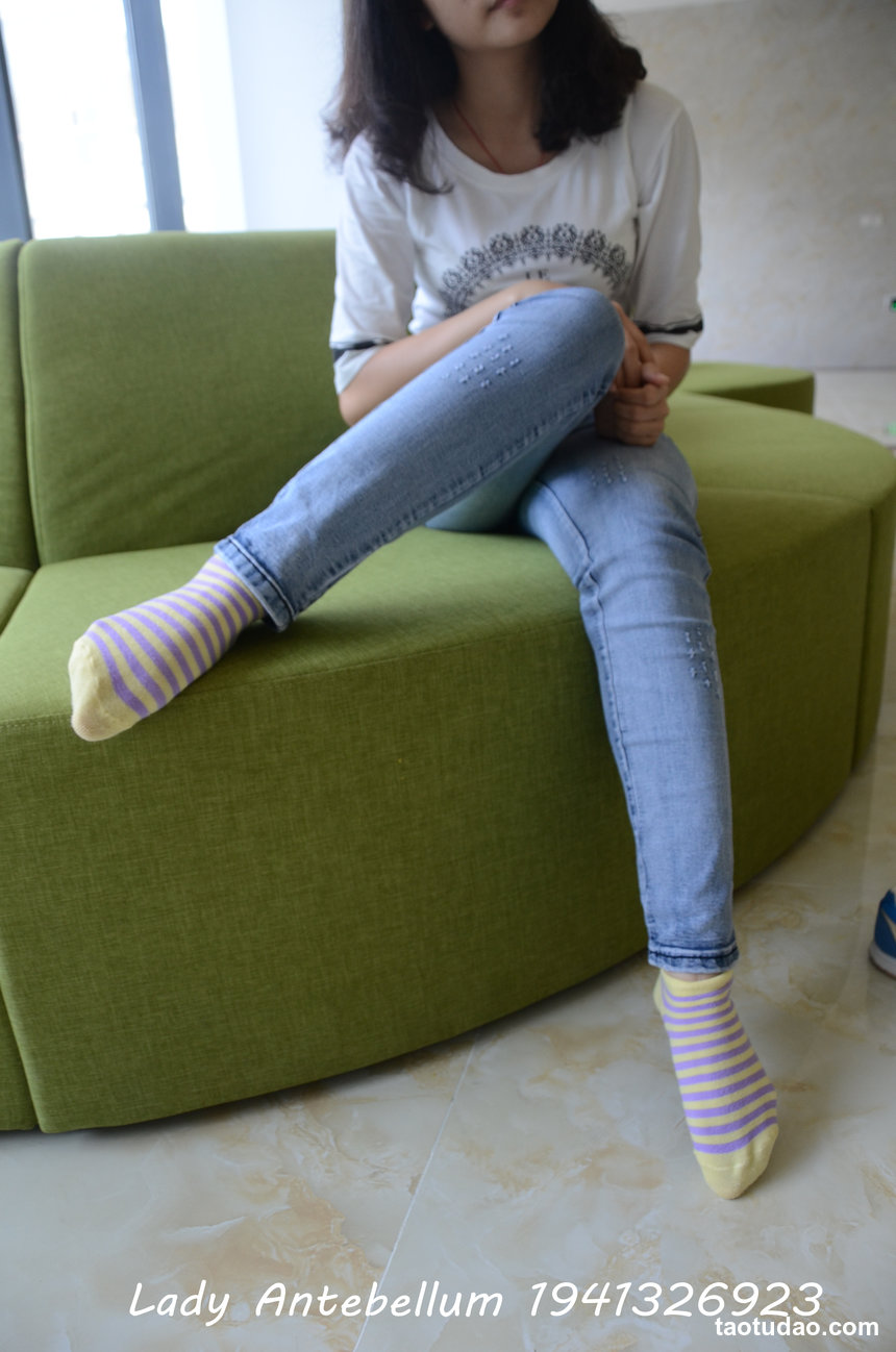 [战前女神] 恋足美腿棉袜女神级摄影套图 104 [97P+263M]