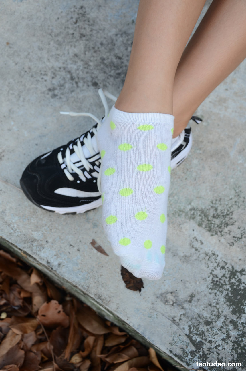 [战前女神] 恋足美腿棉袜女神级摄影套图 106 [189P+347M]