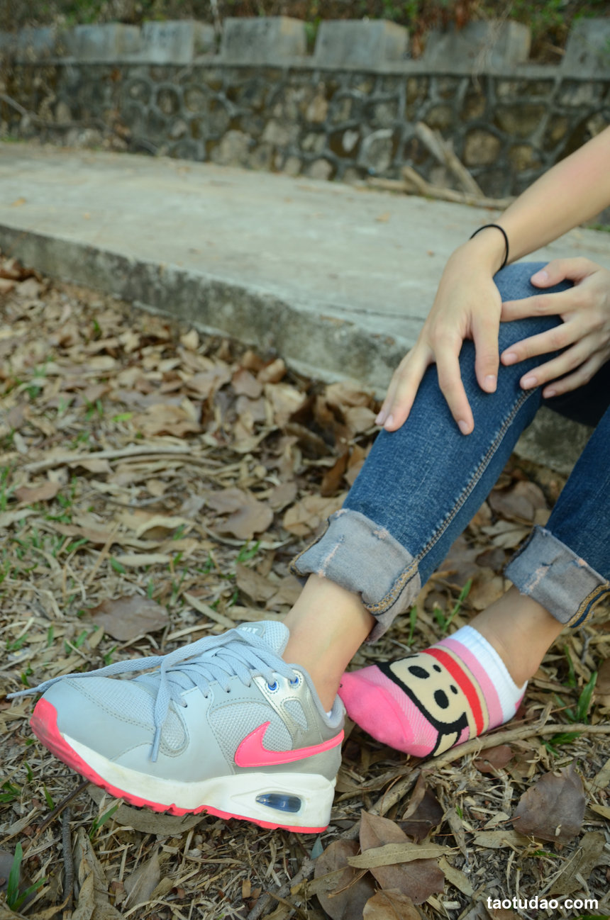 [战前女神] 恋足美腿棉袜女神级摄影套图 107 [137P+409M]