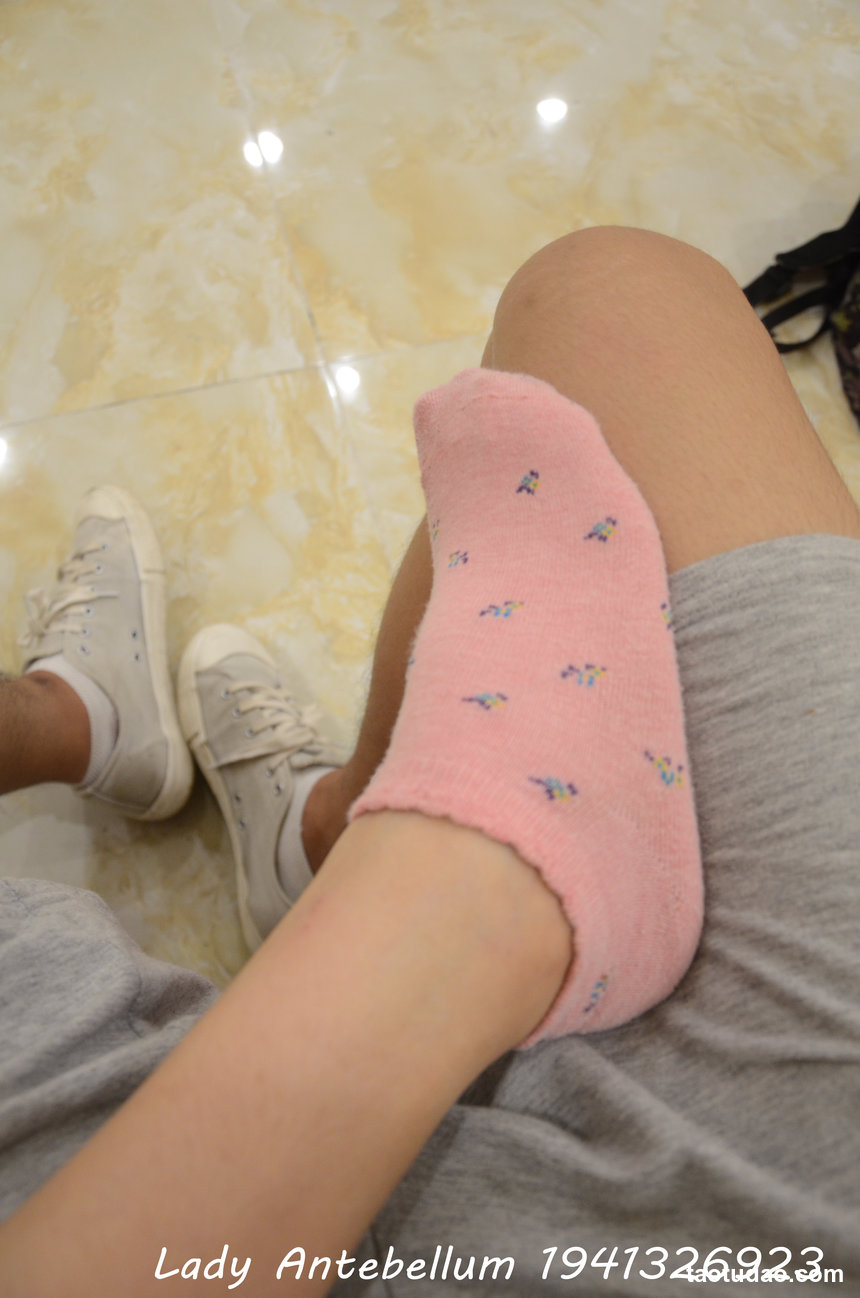 [战前女神] 恋足美腿棉袜女神级摄影套图 112 [101P+258M]