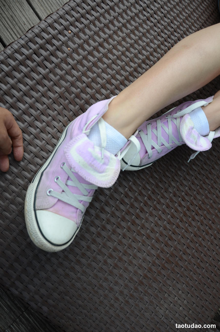 [战前女神] 恋足美腿棉袜女神级摄影套图 120 [160P+192M]