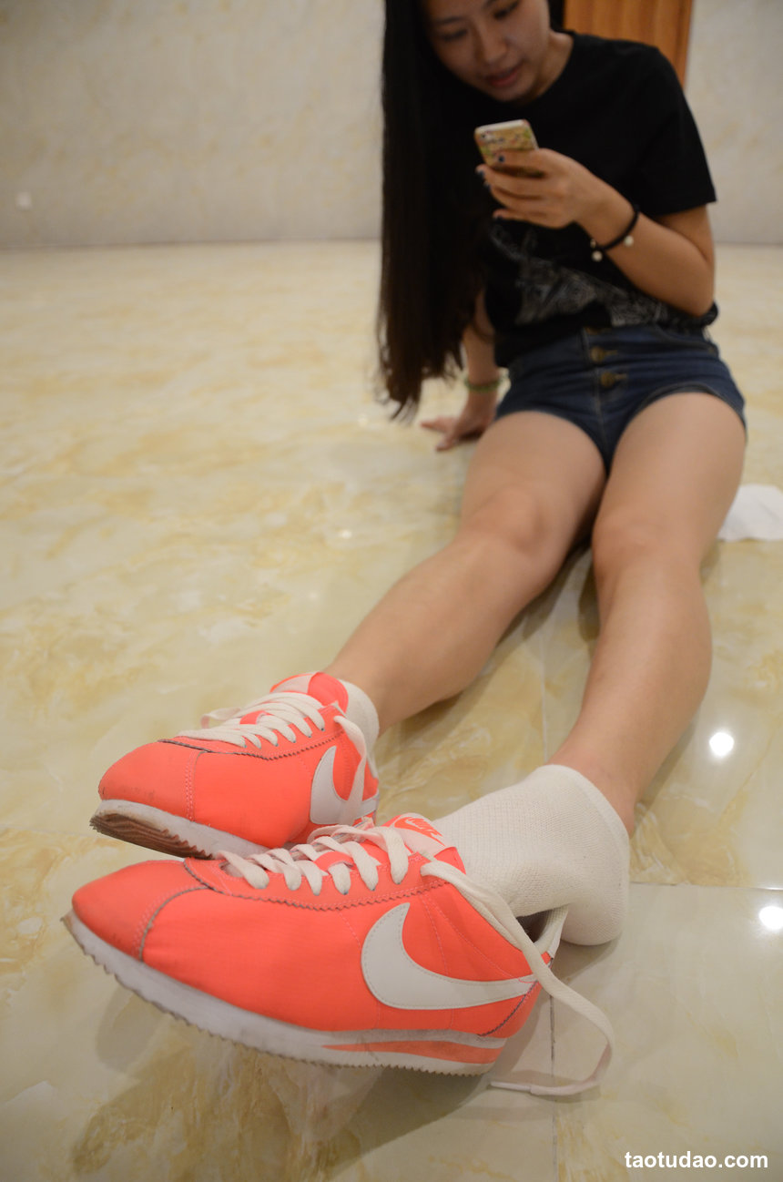 [战前女神] 恋足美腿棉袜女神级摄影套图 121 [133P+248M]