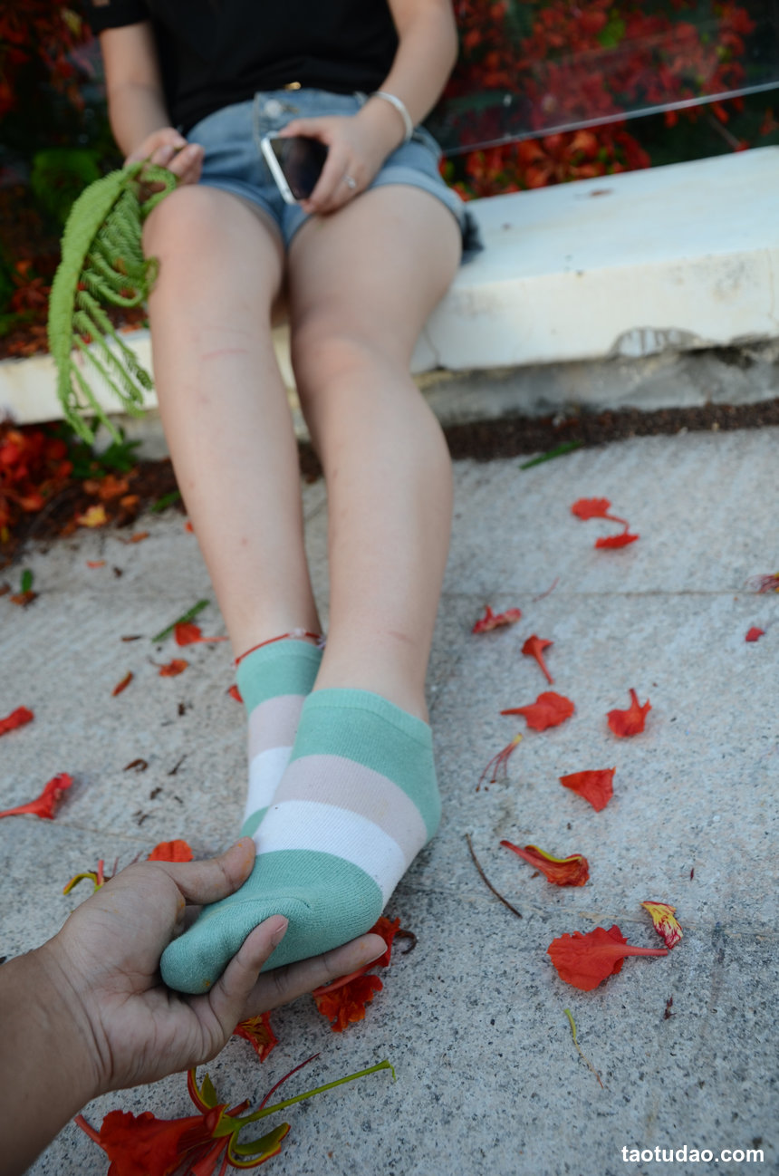 [战前女神] 恋足美腿棉袜女神级摄影套图 126 [114P+182M]