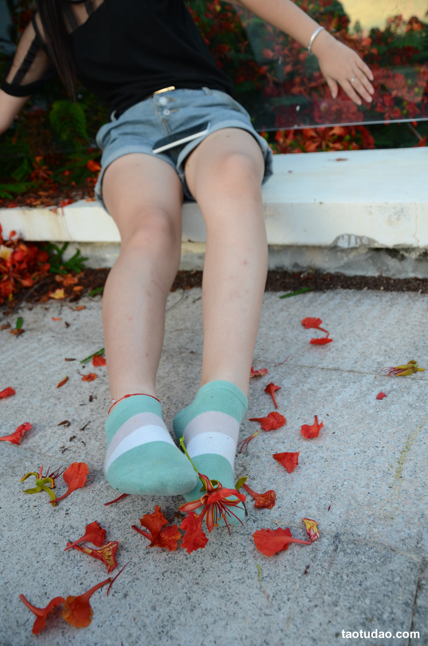 [战前女神] 恋足美腿棉袜女神级摄影套图 126 [114P+182M]