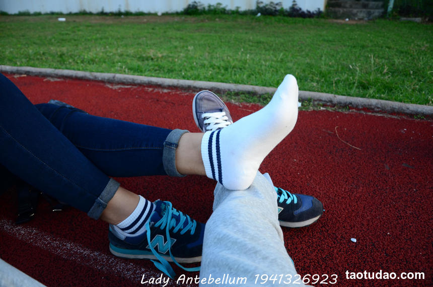 [战前女神] 恋足美腿棉袜女神级摄影套图 127 [99P+167M]