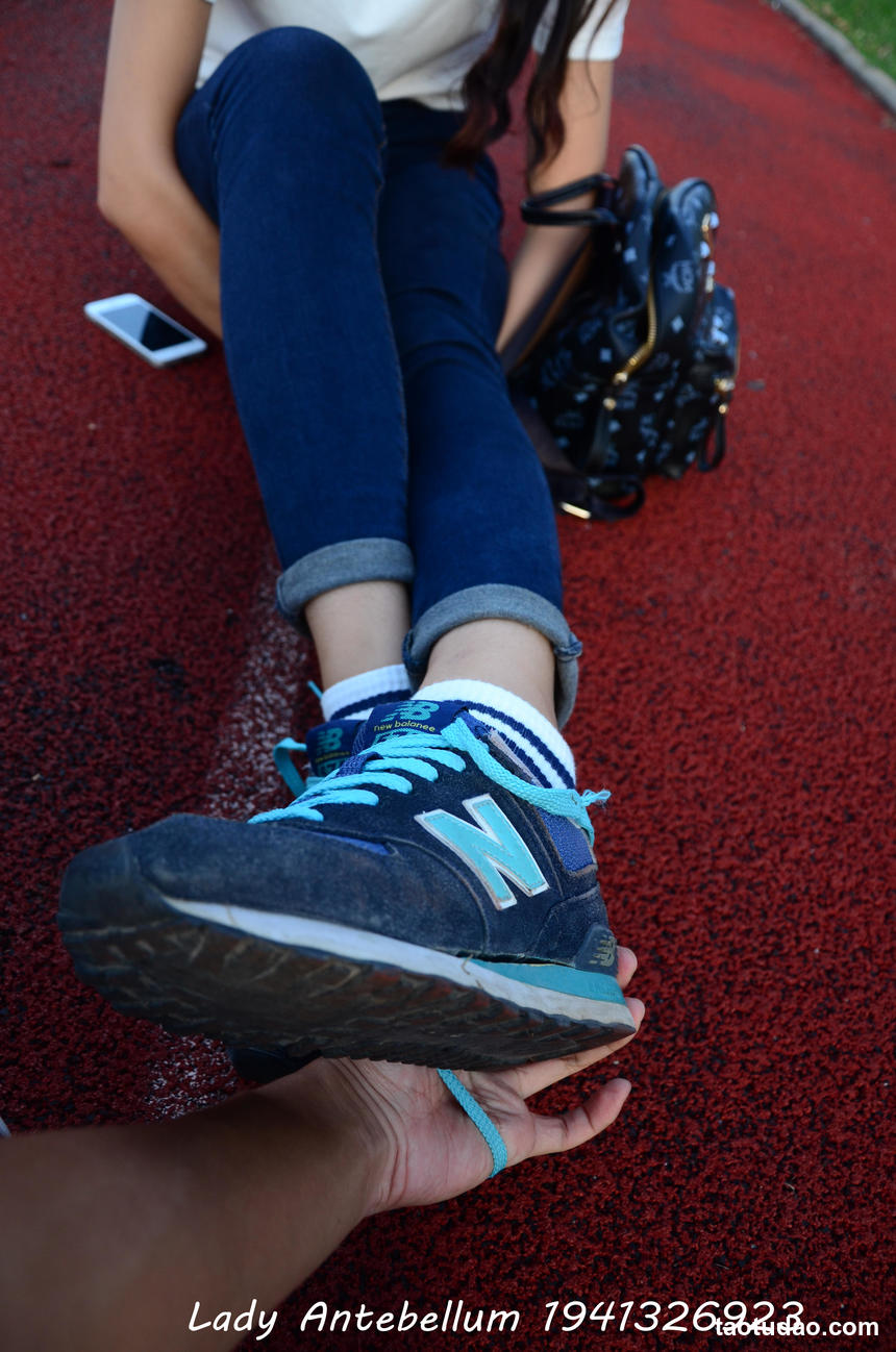 [战前女神] 恋足美腿棉袜女神级摄影套图 127 [99P+167M]