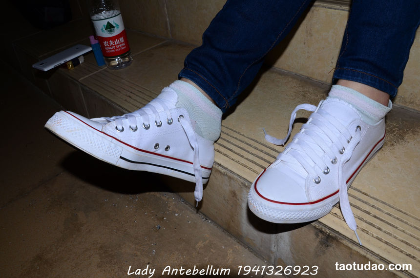 [战前女神] 恋足美腿棉袜女神级摄影套图 129 [80P+147M]