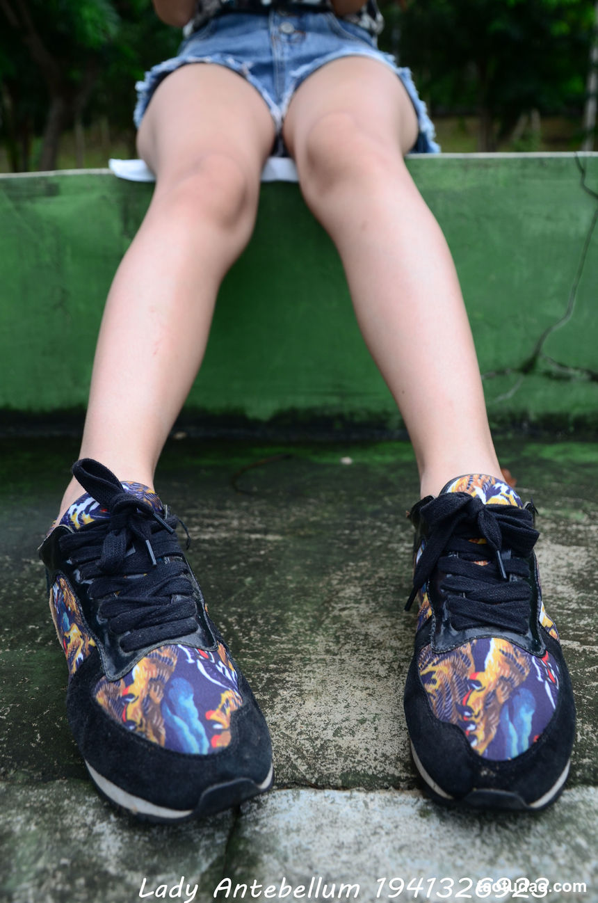 [战前女神] 恋足美腿棉袜女神级摄影套图 131 [140P+247M]