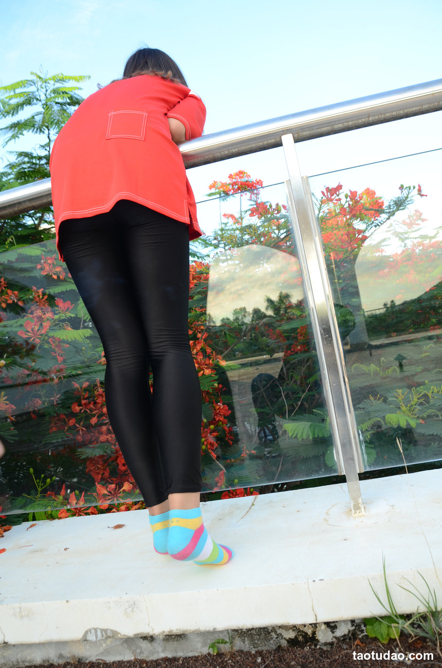 [战前女神] 恋足美腿棉袜女神级摄影套图 132 [102P+243M]