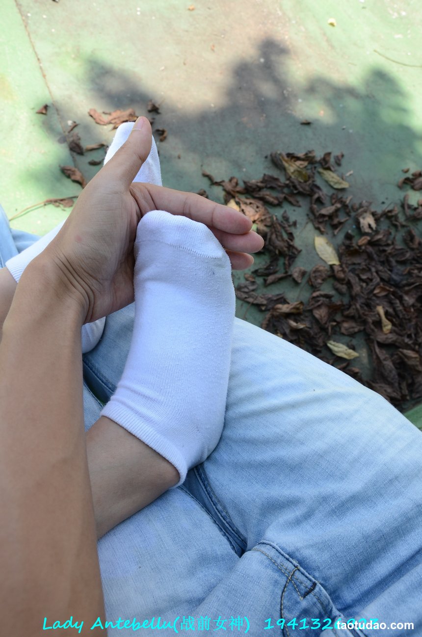 [战前女神] 恋足美腿棉袜女神级摄影套图 135 [232P+338M]