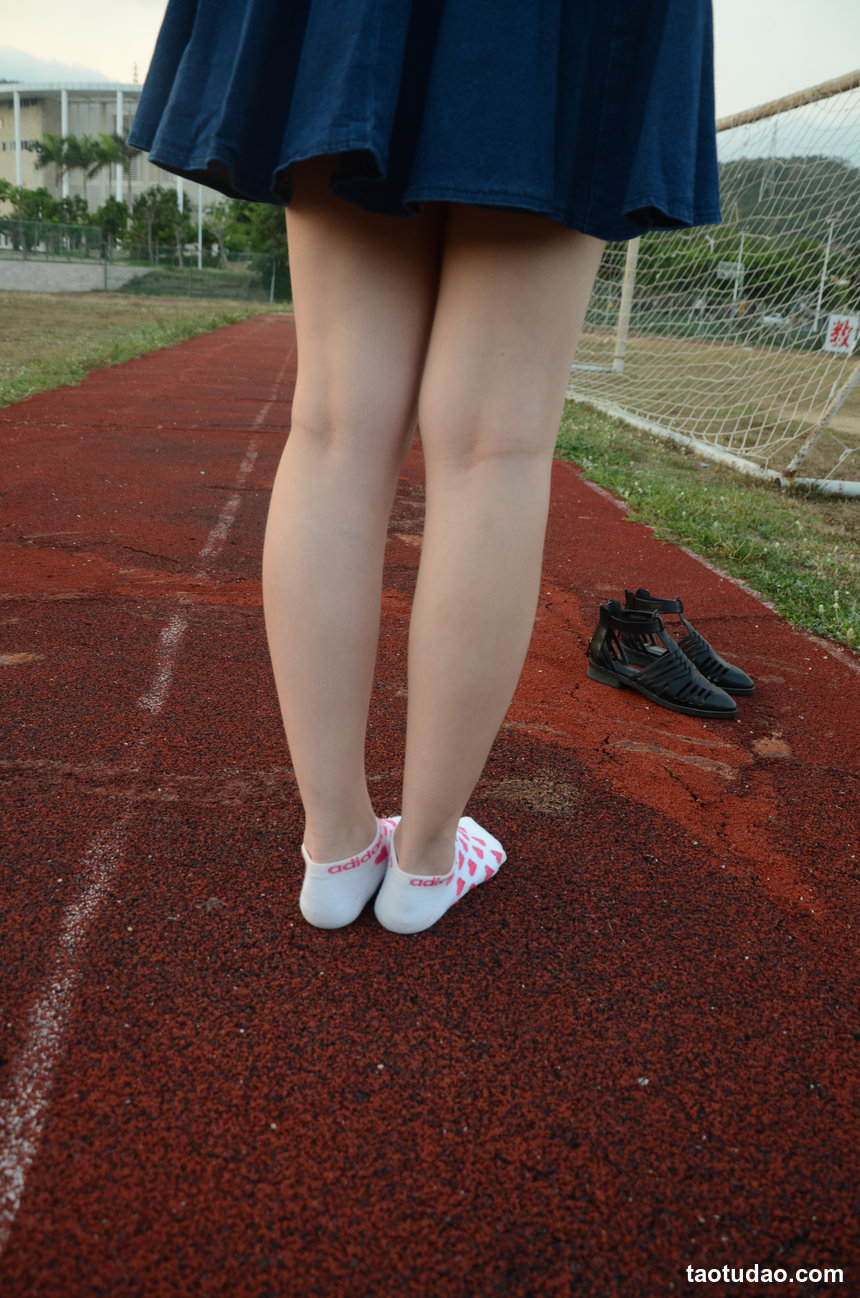 [战前女神] 恋足美腿棉袜女神级摄影套图 138 [115P+274M]