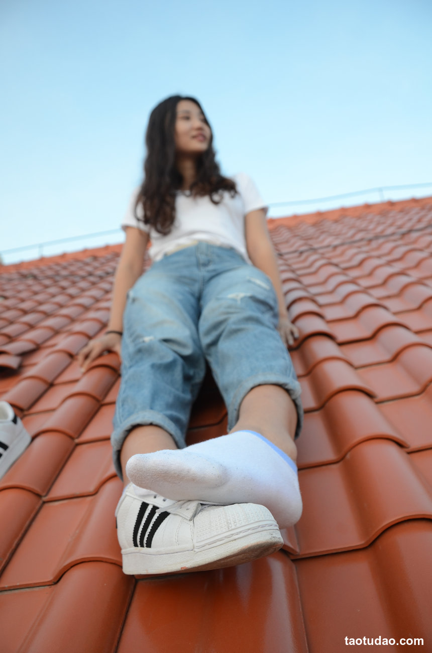 [战前女神] 恋足美腿棉袜女神级摄影套图 141 [103P+187M]