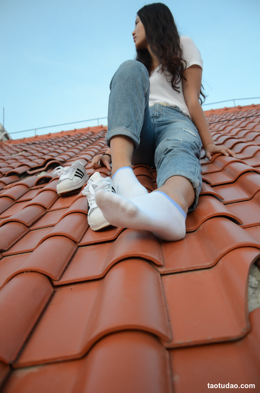 [战前女神] 恋足美腿棉袜女神级摄影套图 141 [103P+187M]