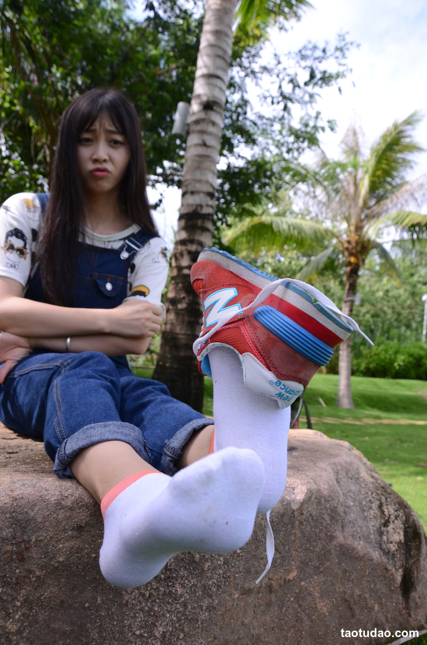 [战前女神] 恋足美腿棉袜女神级摄影套图 142 [272P+767M]