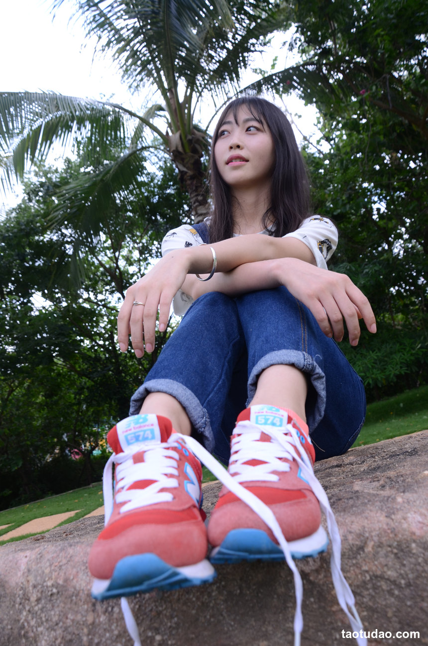 [战前女神] 恋足美腿棉袜女神级摄影套图 142 [272P+767M]