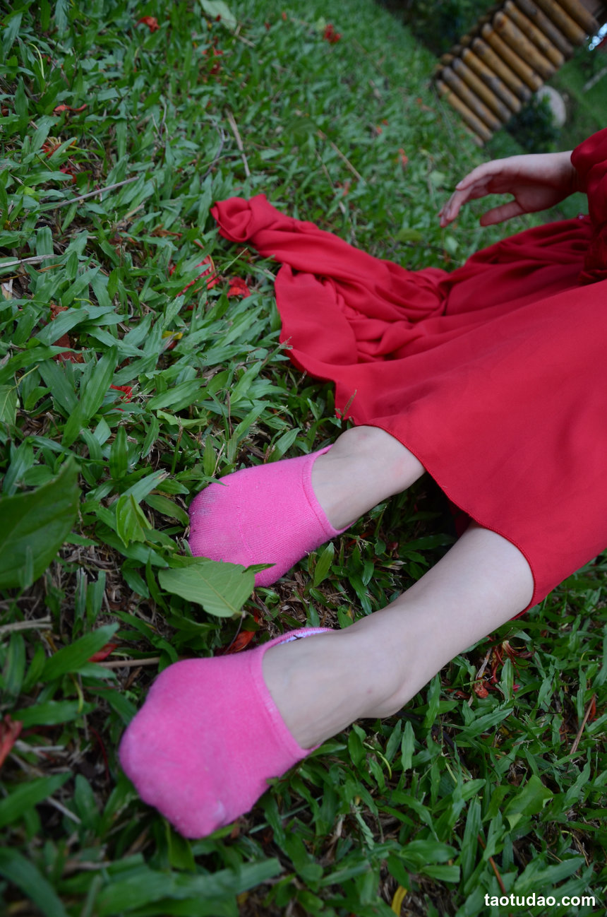 [战前女神] 恋足美腿棉袜女神级摄影套图 143 [345P+918M]