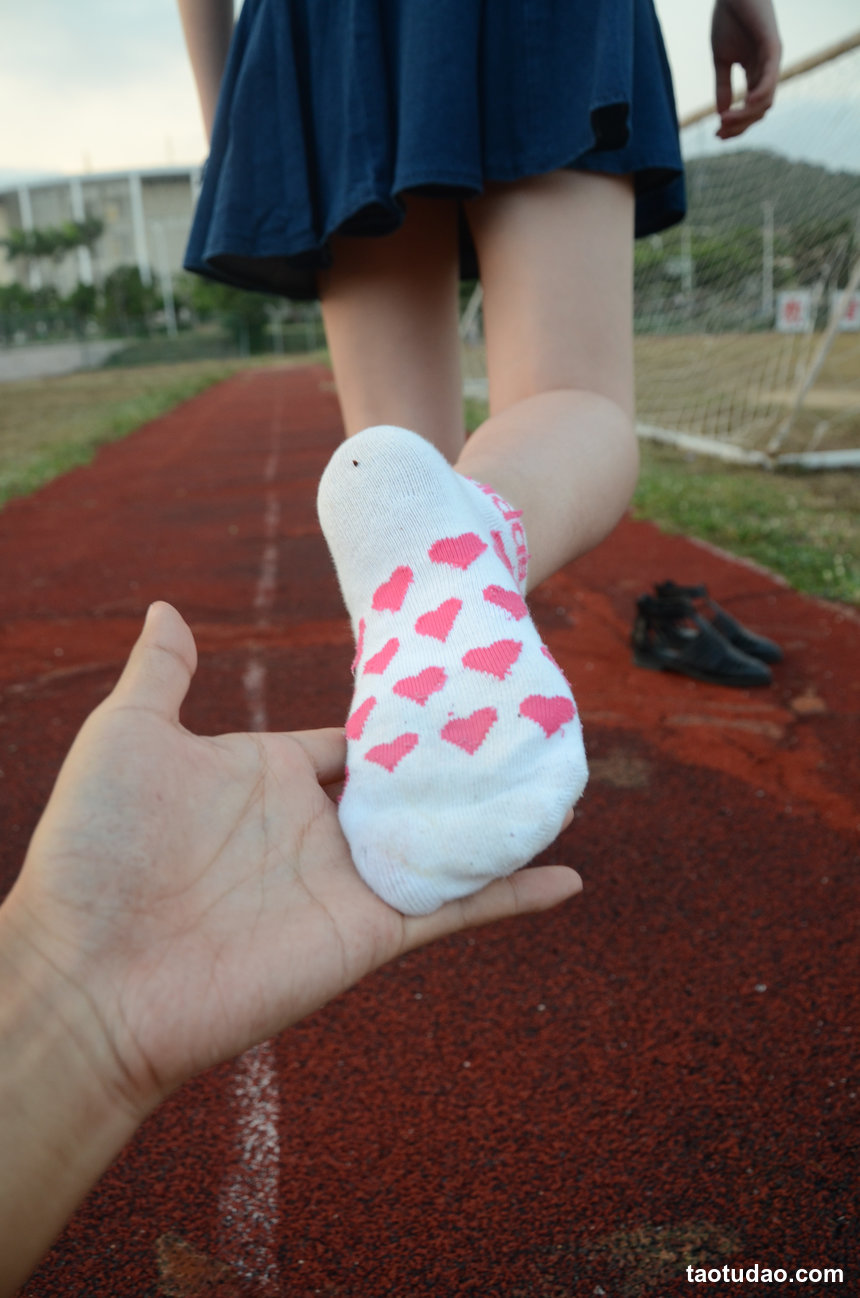 [战前女神] 恋足美腿棉袜女神级摄影套图 2015.05.05特辑 [114P+274M]