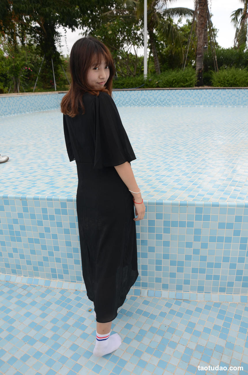 [战前女神] 恋足美腿棉袜女神级摄影套图 2015.06.07特辑1 [126P+138M]