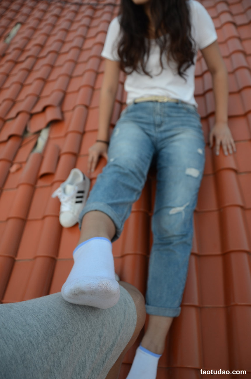 [战前女神] 恋足美腿棉袜女神级摄影套图 2015.06.11特辑 [102P+187M]