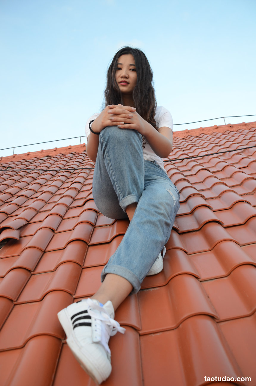 [战前女神] 恋足美腿棉袜女神级摄影套图 2015.06.11特辑 [102P+187M]