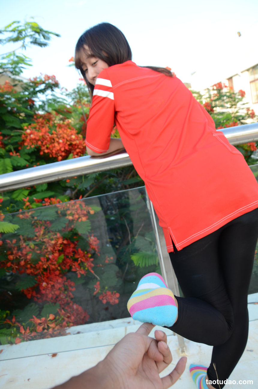 [战前女神] 恋足美腿棉袜女神级摄影套图 封山之作1 [101P+243M]