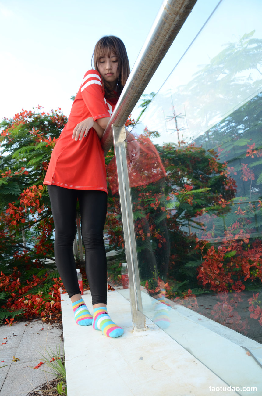 [战前女神] 恋足美腿棉袜女神级摄影套图 封山之作1 [101P+243M]