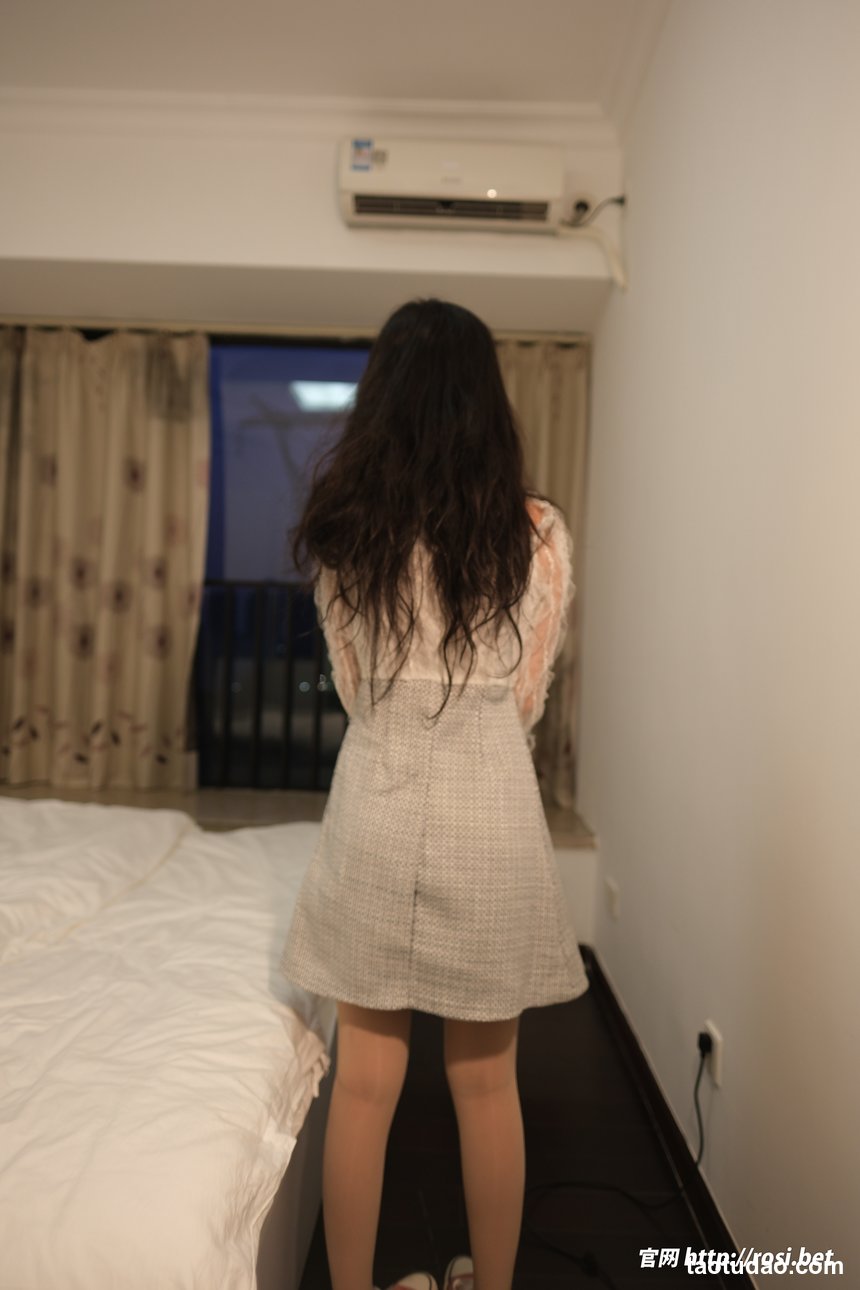 [ROSI写真]2025.12.23 NO.5132[65+1P／179MB]