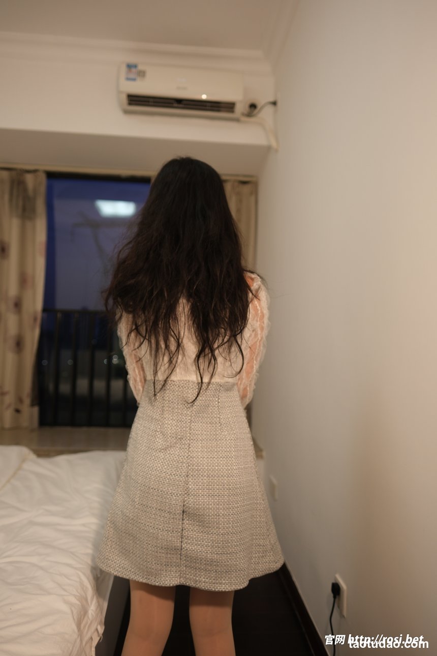 [ROSI写真]2025.12.23 NO.5132[65+1P／179MB]