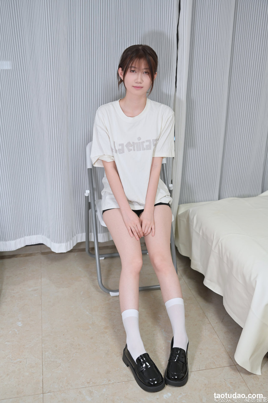 凝思摄影 No.054 小慧-T恤、短白丝、小皮鞋 [150P1V-5.54GB]