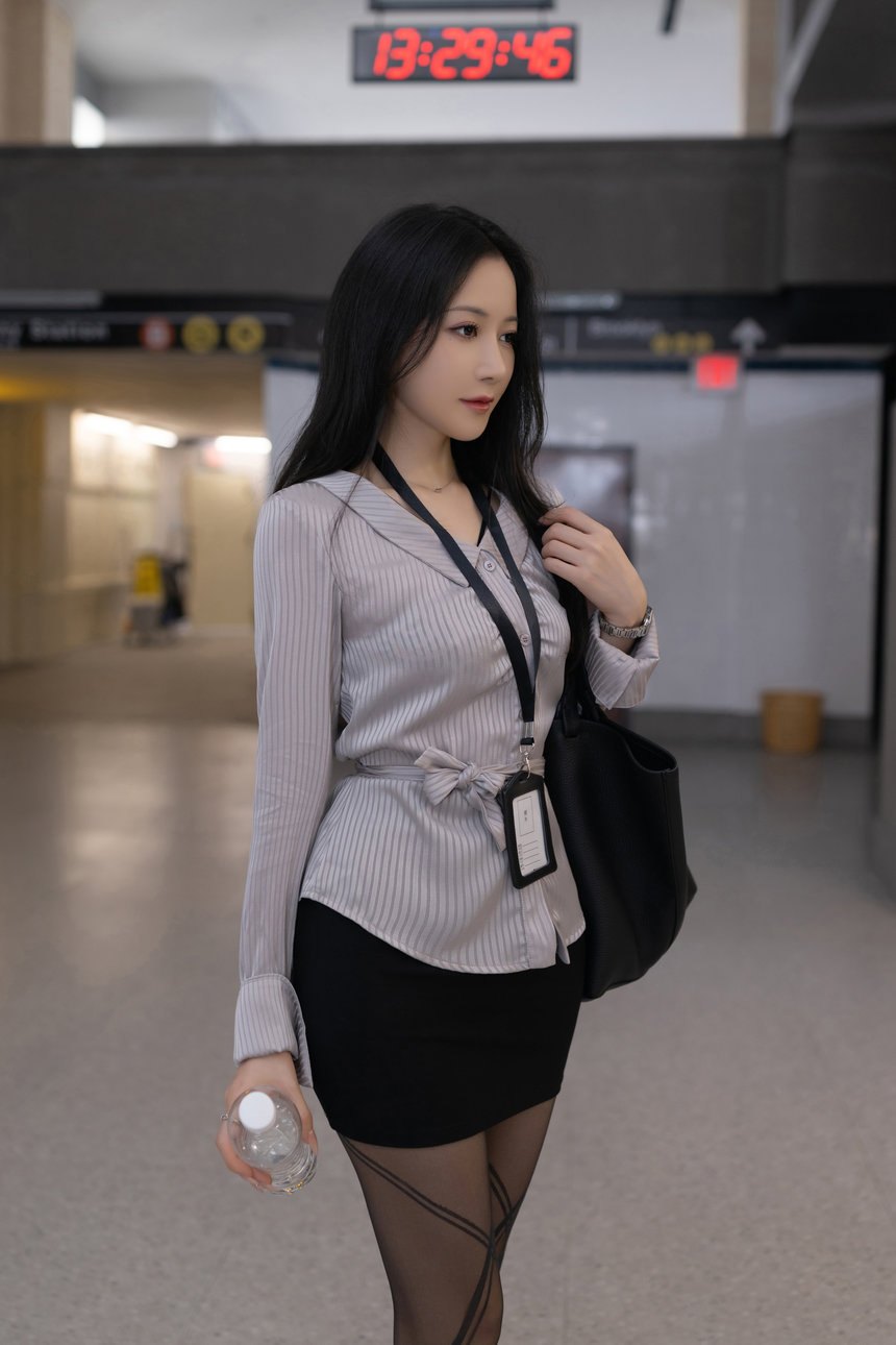 鱼子酱《催眠地铁》原版写真 [120P-1.3G]