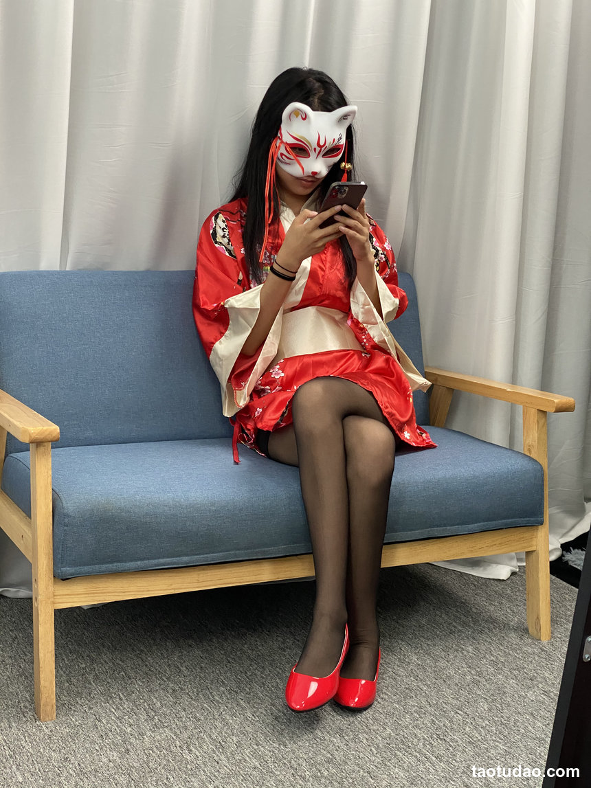 三禾摄影 No.052 和服 黑丝 肉丝 平底鞋 [226P1V-3.14GB]